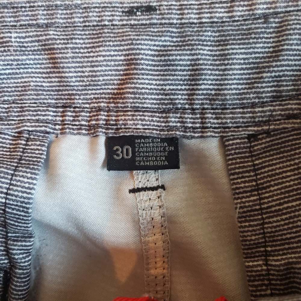 Shorts - Picture 4 of 5